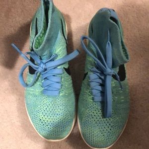 Nike size 6.5 barely worn high top running shoes